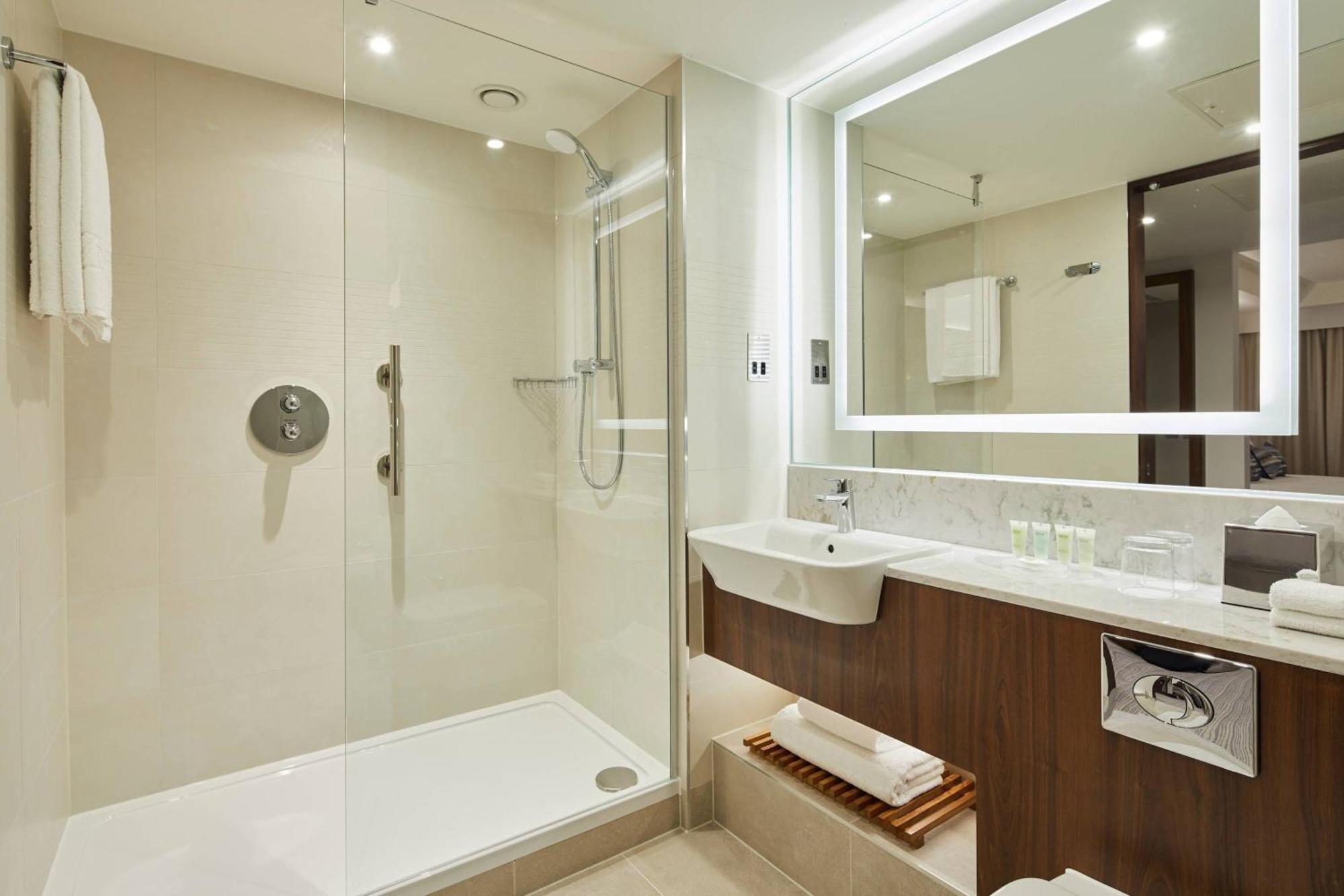 Courtyard By Marriott Oxford City Centre Экстерьер фото