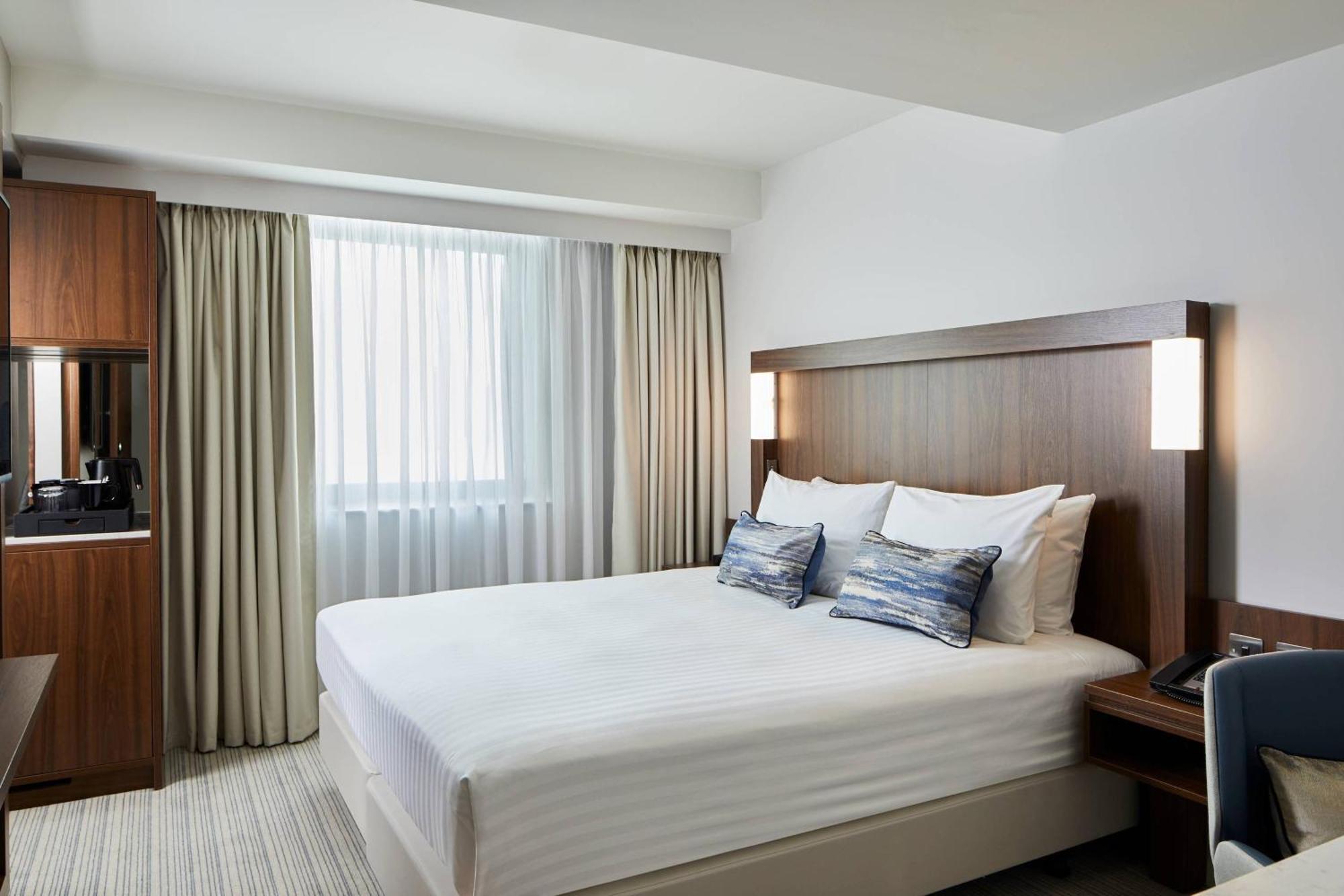 Courtyard By Marriott Oxford City Centre Экстерьер фото